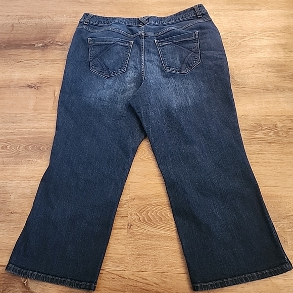Lane Bryant Cropped Jeans Women's Size 20 Dark Wash High 12" Rise Stretch - Picture 2 of 12